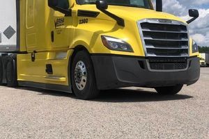 2023freightliner_lr.jpg