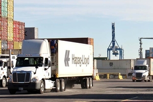 Hapag with Holt Crane_lr.jpg