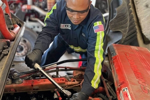 mechanic_lr.jpg